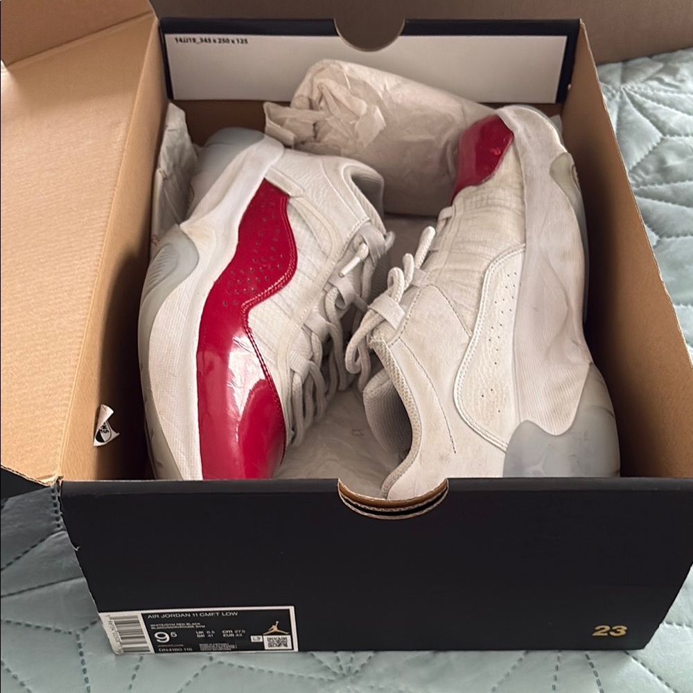 Jordan Athletic Shoes White and Red